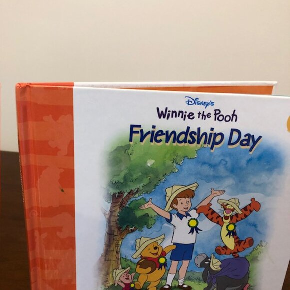 Disney’s Winnie The Pooh Friendship Day Book - Picture 3 of 10